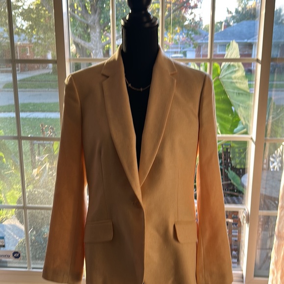 Lands End light yellow one button faux pocket blazer - Picture 3 of 11